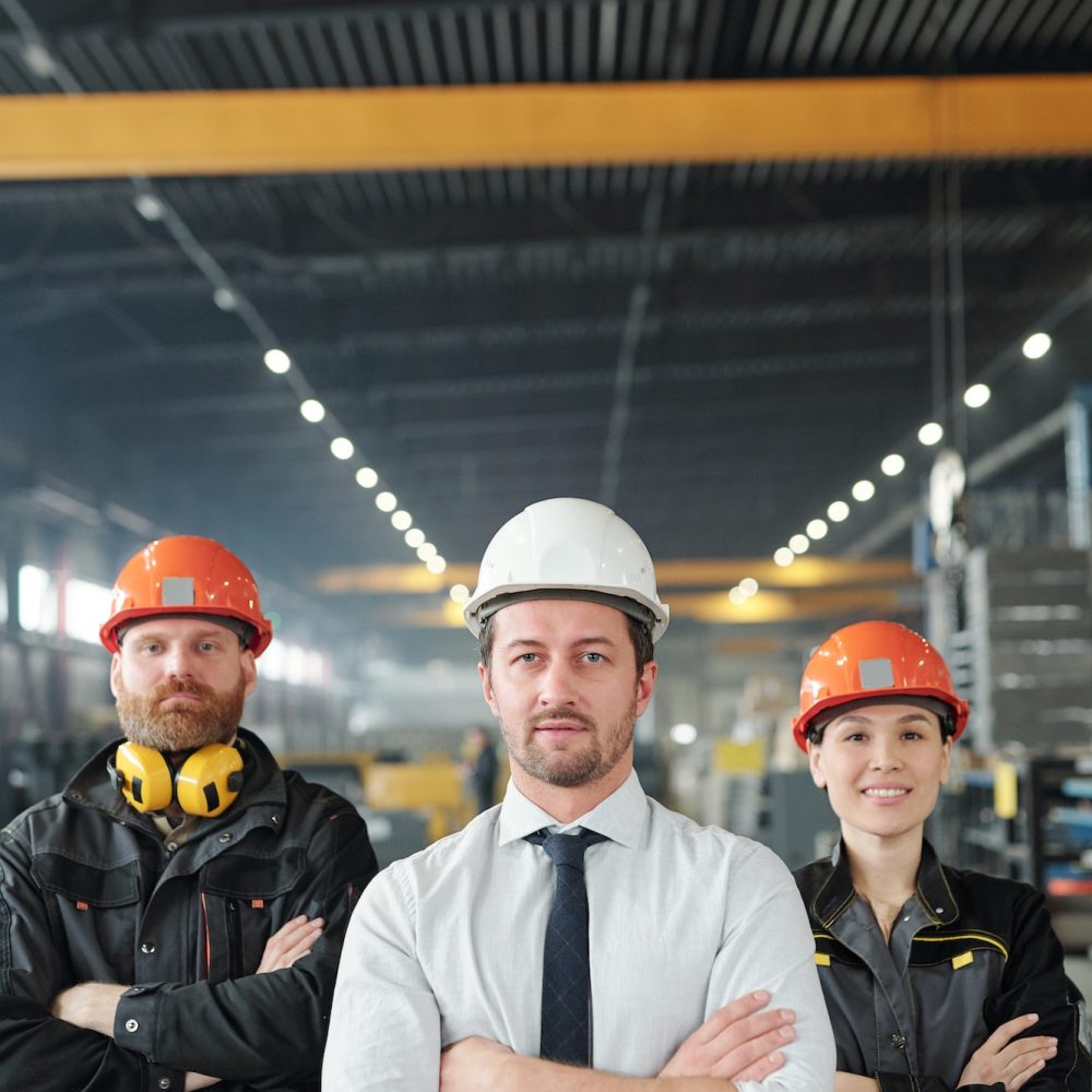 confident-factory-team.jpg confident-factory-team.jpg
